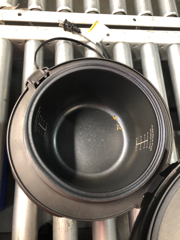 Photo 4 of ***HEAVILY USED AND DIRTY - POWERS ON - UNABLE TO TEST FURTHER - SEE PICTURES***
Aroma Housewares 1.5Qt. Rice & Grain Cooker (ARC-363NGB),Black,6-Cup Cooked / 3-Cup Uncooked