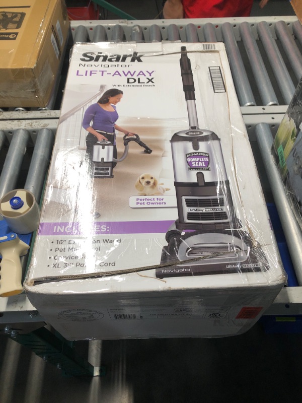 Photo 4 of (READ FULL POST) Shark Navigator Lift-Away DLX Vacuum Cleaner