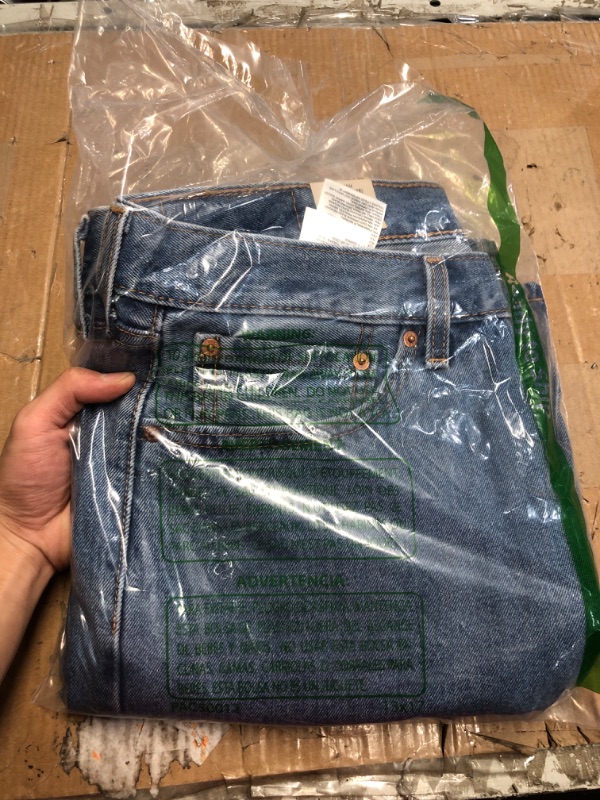 Photo 6 of ***SEE NOTES*** Levi's Men's 505 Regular Fit Jeans (Also Available in Big & Tall) Standard 36W x 29L Light Stonewash