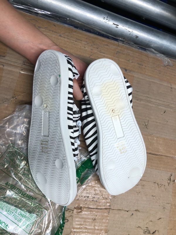 Photo 3 of **USED **
FUNKYMONKEY Shoes for Women, Comfort Low Top Canvas Slip On Sneakers Classic Casual Walking Shoes 8 Zebra/Jd