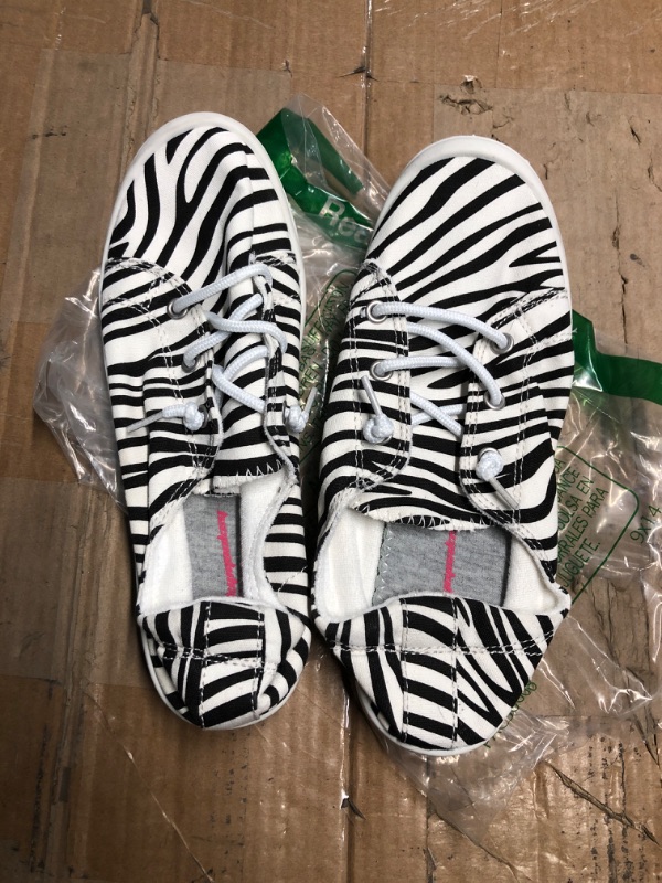 Photo 2 of **USED **
FUNKYMONKEY Shoes for Women, Comfort Low Top Canvas Slip On Sneakers Classic Casual Walking Shoes 8 Zebra/Jd