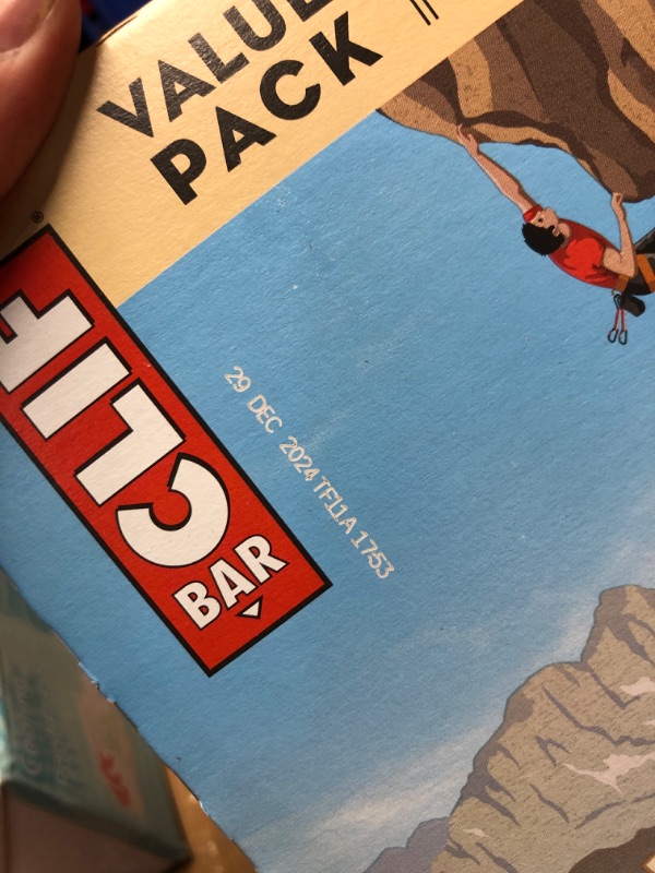 Photo 3 of **NON REFUNDABLE FOOD ITEM**(BB: Dec 29,2024)
Clif Bar - White Chocolate Macadamia Nut Flavor - Made with Organic Oats - 9g Protein - Non-GMO - Plant Based - Energy Bars - 2.4 oz. (18 Pack)