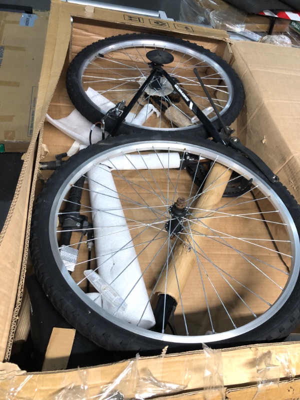 Photo 7 of ***NONREFUNDABLE - THIS SALE FINAL - PARTS ONLY - SEE COMMENTS***
Roadmaster Granite Peak Men's Mountain Bike, 26" wheels, Black/White