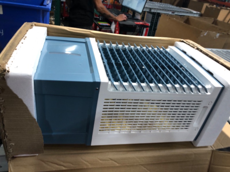 Photo 2 of (READ FULL POST)  41" Swamp Cooler, 3531 CFM Evaporative Air Cooler with 10.6 Gallon Water Tank, Portable Outdoor Air Conditioner with 3 Ice Pack, 110° Oscillation, 3 Speed for Garage, Yard, Commercial Use