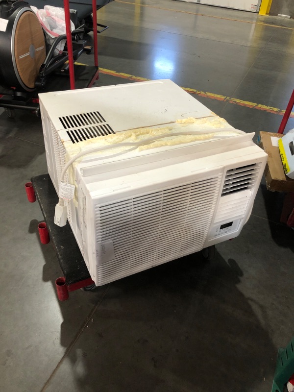 Photo 2 of **NONREFUNDABLE**FOR PARTS OR REPAIR**SEE NOTES**
LG 18,000 BTU Window Air Conditioner with Heat, 230/208V, Cools 1,000 Sq.Ft