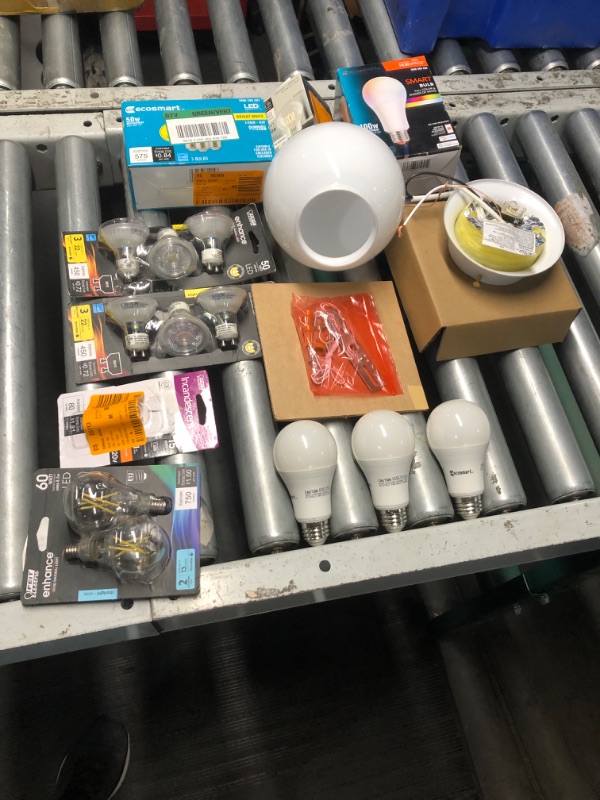 Photo 1 of ****NON-REFUNDABLE****
BUNDLE OF MIXED LIGHT BULBS AND LIGHTING FIXTURES