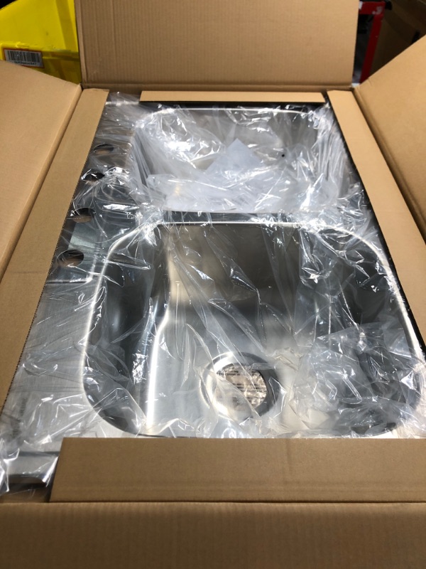 Photo 2 of ***USED - LIKELY MISSING PARTS - UNABLE TO VERIFY FUNCTIONALITY***
Glacier Bay 33 in. Drop-In 50/50 Double Bowl 20 Gauge Stainless Steel Kitchen Sink