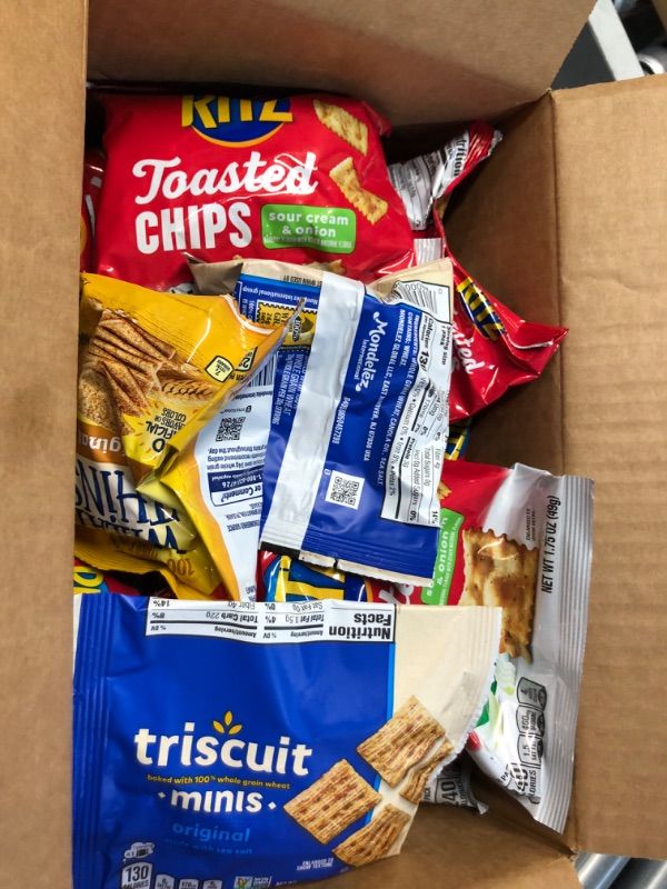 Photo 3 of ***(EXP: 8/9/24 )NONREFUNDABLE***Nabisco Cracker Variety Pack, RITZ Toasted Chips, Wheat Thins Whole Grain Wheat Crackers and Triscuit Minis Whole Grain Wheat Vegan Crackers, School Snacks, 40 Snack Packs