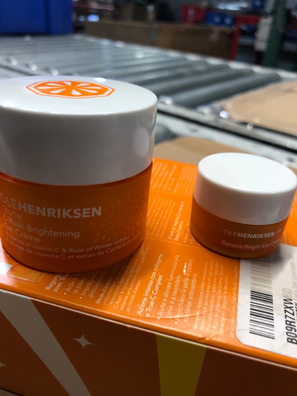 Photo 2 of **NON REFUNDABLE**
Ole Henriksen Let's Get Luminous Brightening Vitamin C Essentials Set