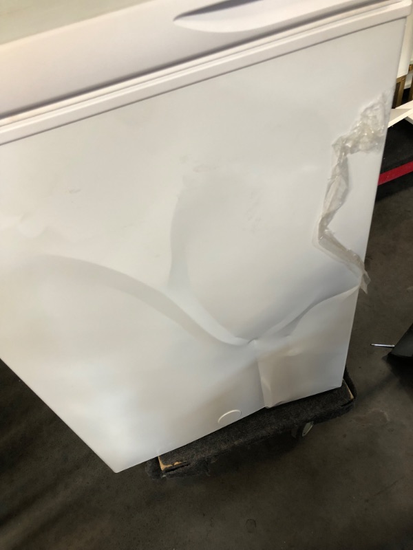 Photo 6 of ***USED - MAJOR DAMAGE - NO PACKAGING - SEE COMMENTS***
6.9 cu. ft. Manual Defrost Chest Freezer with LED Light Type in White Garage Ready
