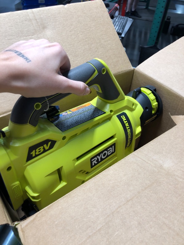 Photo 3 of **APPEARS NEW**RYOBI ONE+ 18V Cordless Electrostatic 0.5 Gal Sprayer with 2.0 Ah Battery and Charger
