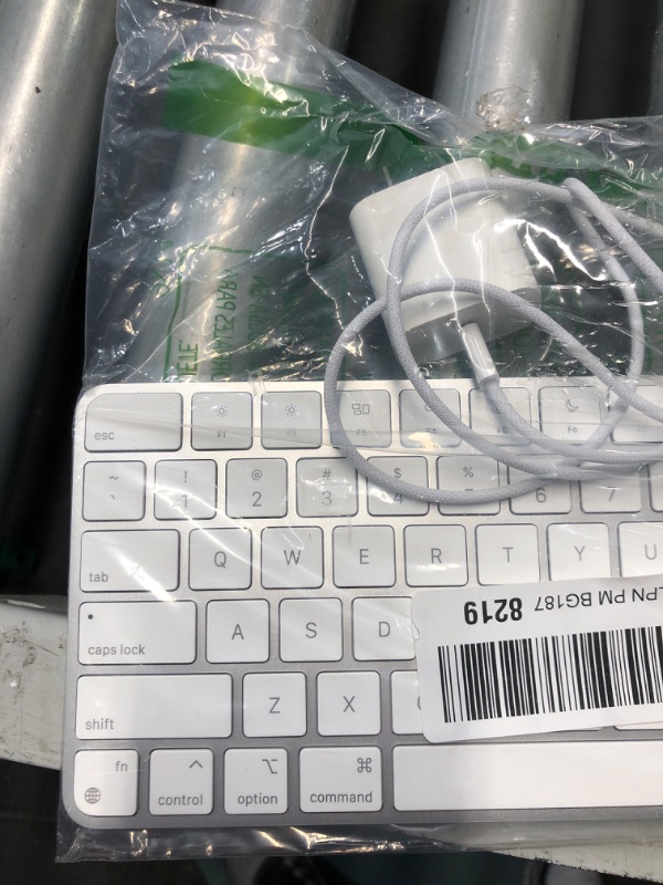 Photo 3 of **APPEARS NEW**Apple Magic Keyboard with Touch ID: Wireless, Bluetooth, Rechargeable. Works with Mac Computers with Apple Silicon; US English - White Keys
