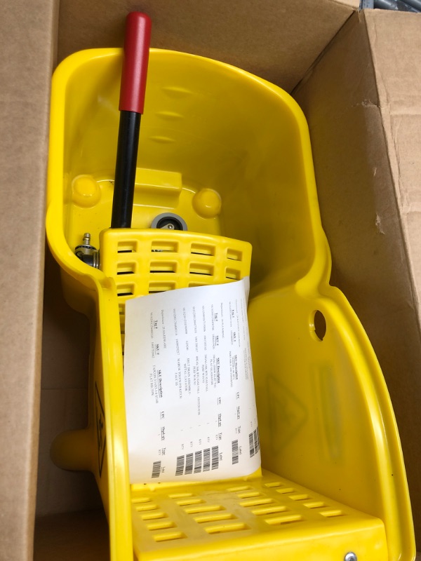 Photo 2 of **LIKE NEW** Rubbermaid Tandem 31 qt Wringer Bucket Yellow