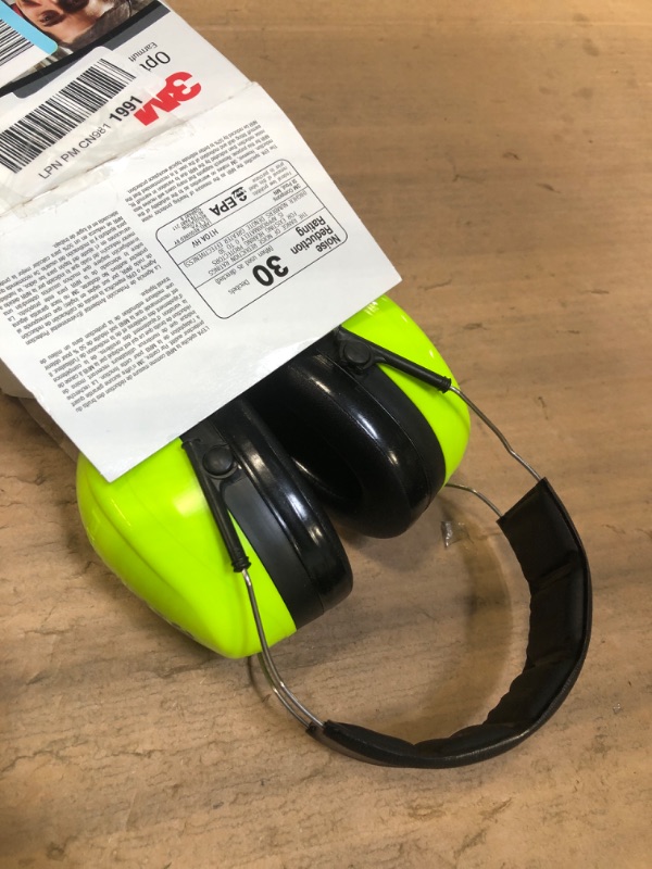 Photo 1 of 3M PELTOR Optime 105 HI-VIZ Earmuffs, 30 DB NRR, HI-VIZ Green