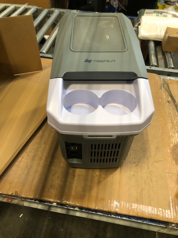 Photo 3 of 8 Liter/Quart Electric Car Cooler & Warmer 12v Plug in Cooler with AC/DC Car Mini Fridge Portable Electric Cooler for Car/Camping/Travelling/Truck ****USED*** CAN BE USED FOR PARTS**SOLD AS IS NO RETURNS**** 