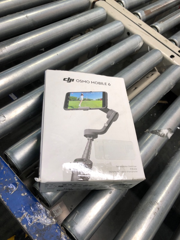 Photo 1 of DJI Osmo Mobile 6 Smartphone Gimbal