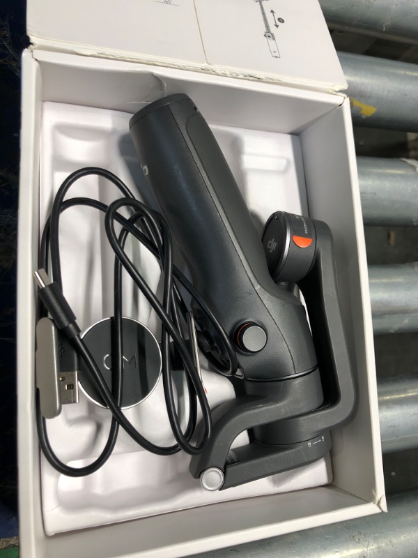 Photo 1 of DJI Osmo Mobile 6 Smartphone Gimbal