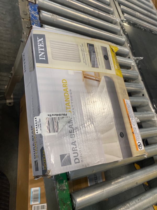 Photo 2 of ****USED**FOR PARTS ONLY***SOLD AS IS **ALL SALES ARE FINAL***NO RETURNS**** INTEX 64103E Dura-Beam Standard Single-High Air Mattress: Fiber-Tech – Queen Size – 10in Bed Height – 600lb Weight Capacity – Pump Sold Separately