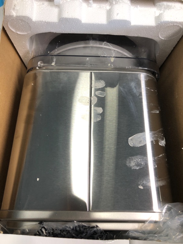 Photo 1 of ***NEEDS TO BE CLEANED***
Pure Indulgence 2-Quart Ice Cream and Sorbet Maker