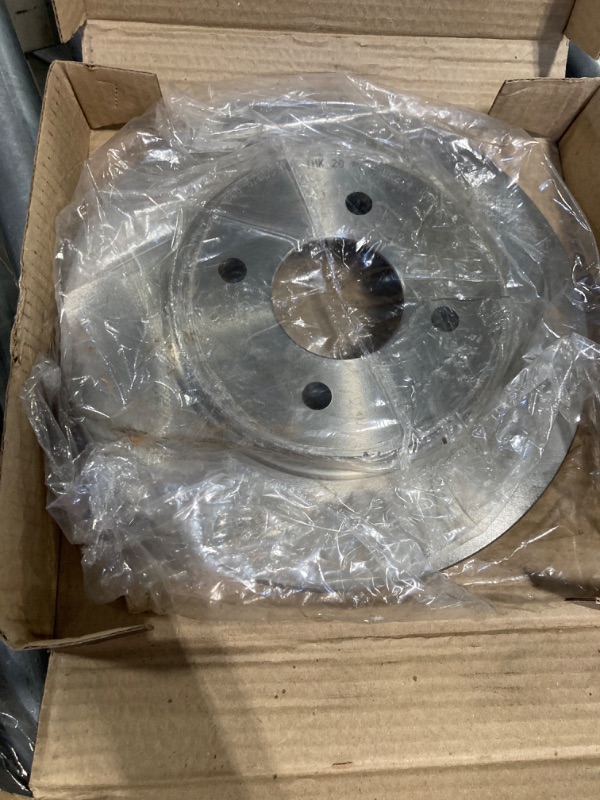 Photo 2 of Front Dynamic Friction Company Disc Brake Rotor 600-67065 (1) For 2012-2018 Nissan March, 2012-2019 Nissan Versa, 2014-2018 Nissan Note, 2014-2019 Nissan Versa Note, 2015-2019 Nissan Micra Silver