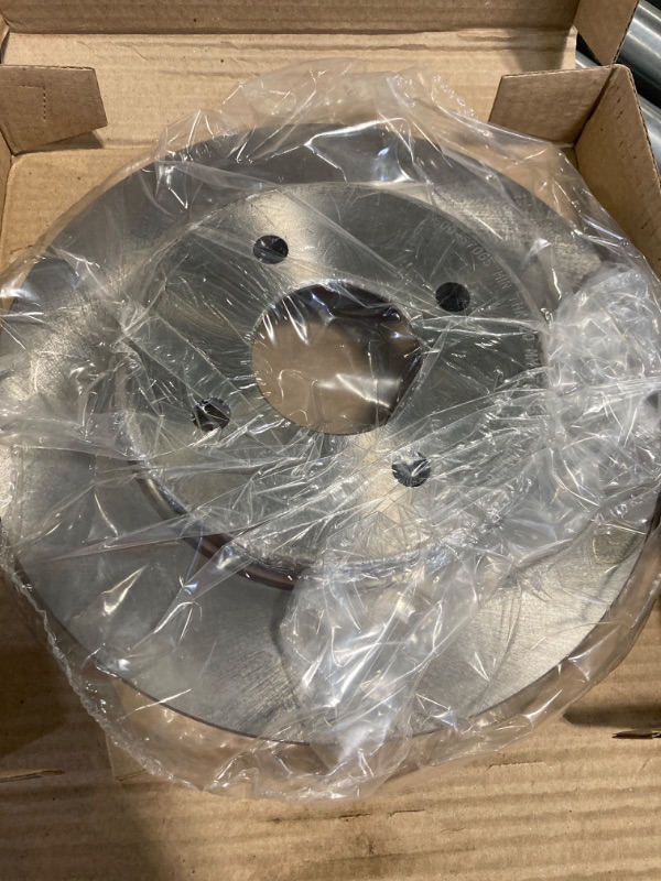 Photo 1 of Front Dynamic Friction Company Disc Brake Rotor 600-67065 (1) For 2012-2018 Nissan March, 2012-2019 Nissan Versa, 2014-2018 Nissan Note, 2014-2019 Nissan Versa Note, 2015-2019 Nissan Micra Silver