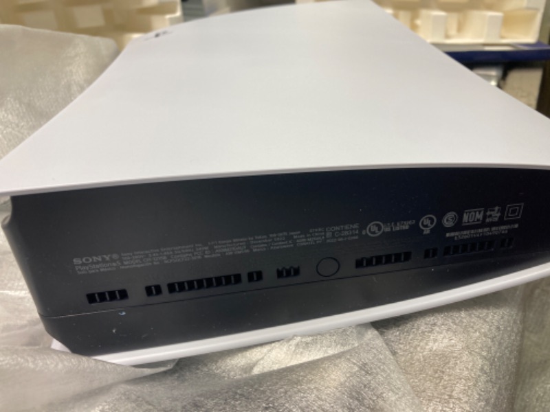 Photo 1 of PS5 Digital Edition – God of War Ragnarök Bundle