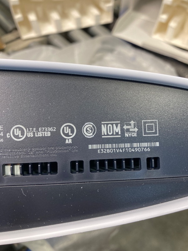 Photo 1 of PS5 Digital Edition – God of War Ragnarök Bundle