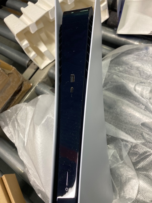 Photo 1 of PS5 Digital Edition – God of War Ragnarök Bundle