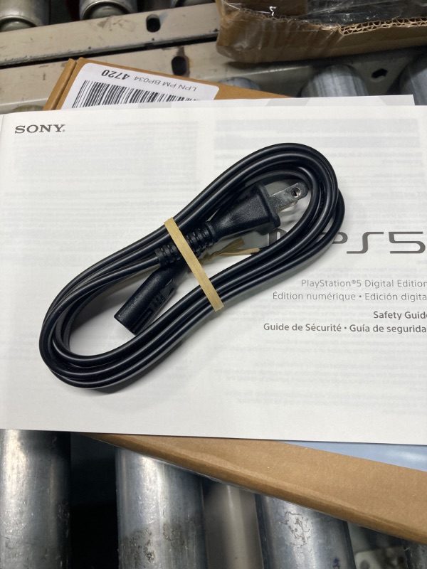 Photo 1 of PS5 Digital Edition – God of War Ragnarök Bundle