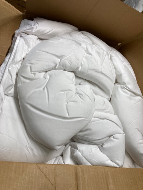 Photo 1 of Amazon Basics Down Alternative Bedding Comforter Duvet Insert - King, White, All-Season King All-Season