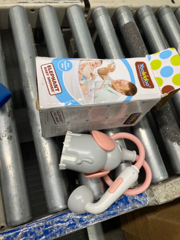 Photo 1 of ***USED**Yookidoo Baby Bath Shower Head - Elephant Bath Toy and Trunk Spout Rinser - for Newborn Babies in Tub Or Sink (Pink)