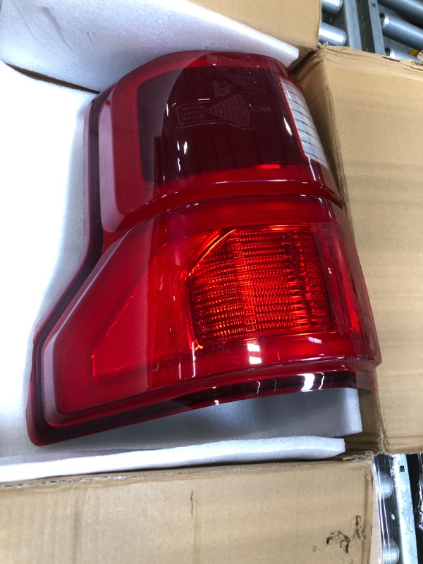 Photo 1 of ***USED***CHIPPED IN THE CORNER** PLEASE SEE PHOTOS*** Nakuuly LED Tail Light with Blind Spot Compatible With Ford F150 2018 2019 2020 Right Passenger Side Taillight Rear Brake Lamp Signal Assembly with Bulb # KL3Z13404B(Module NOT Included) Right Passsen