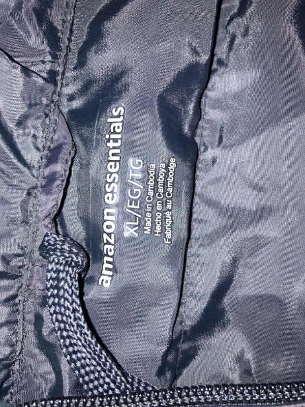 Photo 2 of ****USED** Amazon Essentials Women's Lightweight Water-Resistant Hooded Puffer Coat (Available in Plus Size) X-Large Black