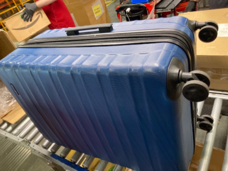 Photo 3 of ****USED** Amazon Basics 3-Piece Luggage Sets (20", 24", 28"), Suitcase with Wheels, Hardside Expandable Suitcase With Four Spinner Wheels and Scratch-Resistant Surface, Navy Blue 3-piece Set (20", 24", 28") Navy Blue