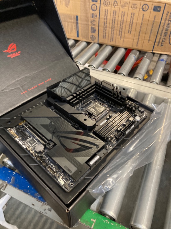 Photo 1 of ***USED** ASUS ROG Maximus Z790 Dark Hero (WiFi 7) LGA 1700(Intel 14th &13th&12th Gen) ATX Gaming Motherboard(PCIe 5.0x16, 5xM.2 Slots,DDR5,2X Thunderbolt 4 Ports, USB Type-C Front-Panel)

