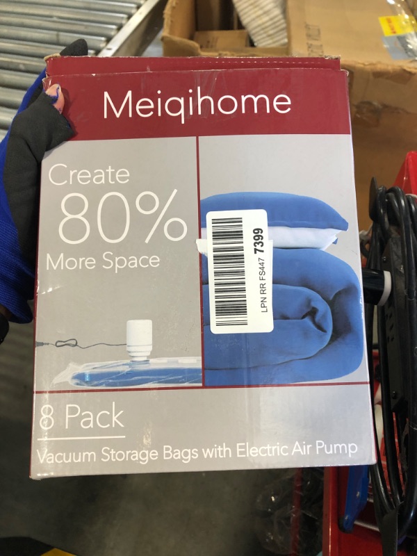 Photo 3 of 8 Pack Vacuum Storage Bags with Electric Air Pump?2 jumbo,2 large,2 midium,2 small bags
 ****USED*** 