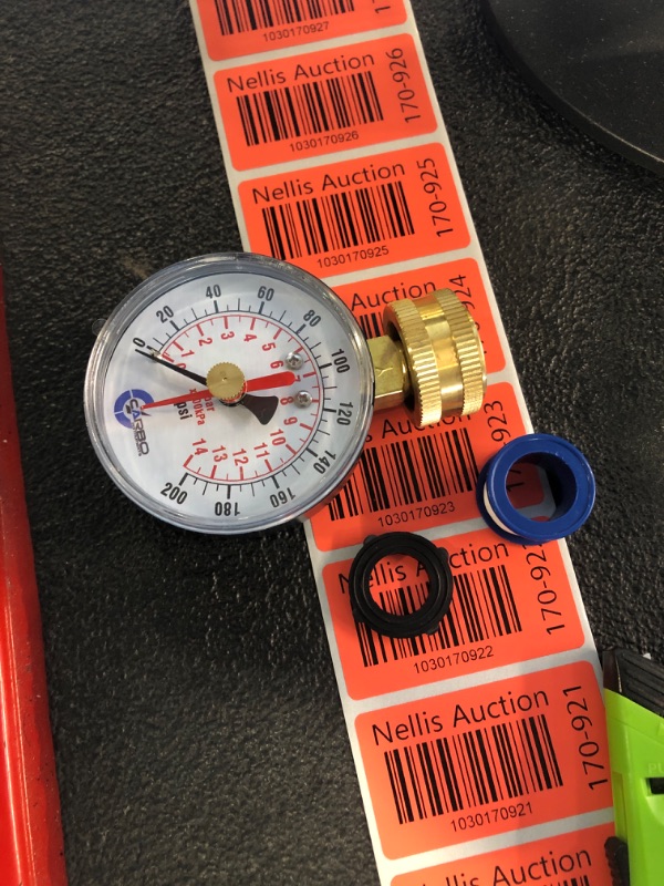 Photo 2 of 2-1/2" Pressure Gauge,Water Pressure Test Gauge, 3/4" Female Hose Thread, 0-200 PSI with Red Pointer
