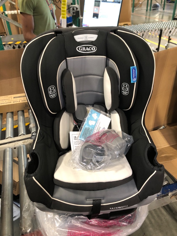 Photo 1 of Graco Extend2Fit Convertible Car Seat, Gotham
