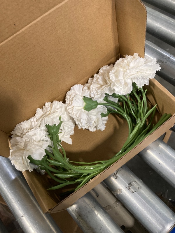 Photo 2 of 15PCS White Carnations Artificial Flowers White Fake Flowers Silk Carnations White Flowers for Wedding Centerpieces Bridal Shower for Dining Table Home Party Birthday Decor (White)