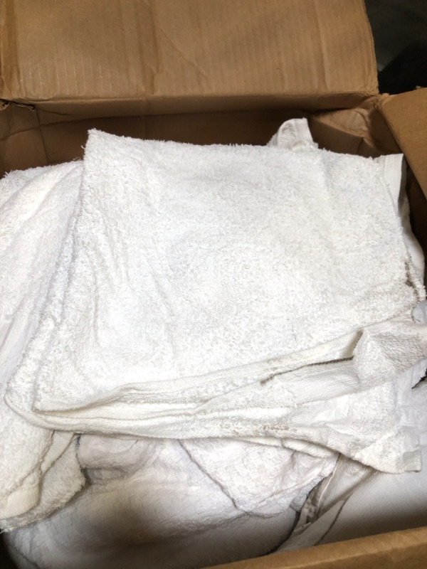 Photo 3 of ***AS IS / NO RETURNS - FINAL SALE***OVER 10 TOWELS
