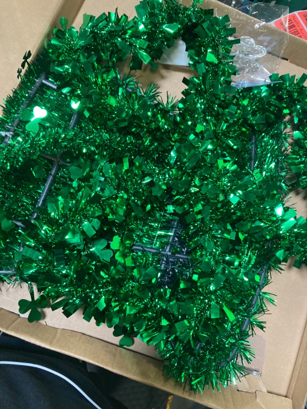 Photo 3 of " NEW FACTORY SEALED" ST.PATRICK'S DAY DECORATIONS LIGHTS PRELIT 3PACK TINSEL SHAMROCKS ST.PATRICK'S DAY WREATH STRING LIGHTS 20 LED BATTERY OPERATED LEPRECHAUN HAT WIRE GARLAND IRISH ST.PATRICK DECOR INDOOR HOME OUTDOOR SHAMROCK WREATH
