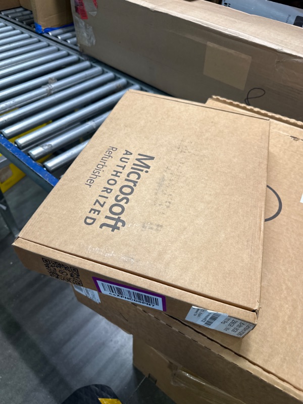 Photo 1 of Lenovo ThinkPad X280 12.5" LCD Ultrabook - Intel Core i5 (8th Gen) i5-8250U Quad-core (4 Core) 1.60 GHz - 8 GB DDR4 SDRAM - 256 GB SSD - Windows 10 Pro 64-bit (English) - 1366 x 768 - Twisted nematic (TN) - Black