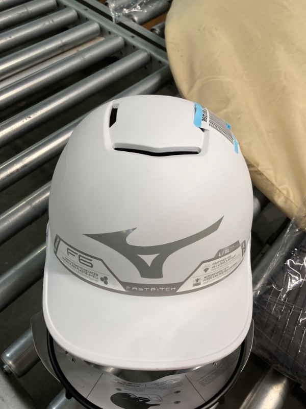 Photo 4 of Mizuno Adult F6 Fastpitch Softball Batting Helmet with Mask White Large/X-Large