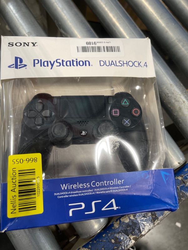 Photo 2 of *****USED/AS IS/PARTS ONLY*****DualShock 4 Wireless Controller for PlayStation 4 , television- Jet Black
