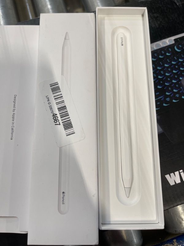 Photo 4 of ***USED***Apple Pencil (2nd generation): Pixel-perfect precision and industry-leading low latency
