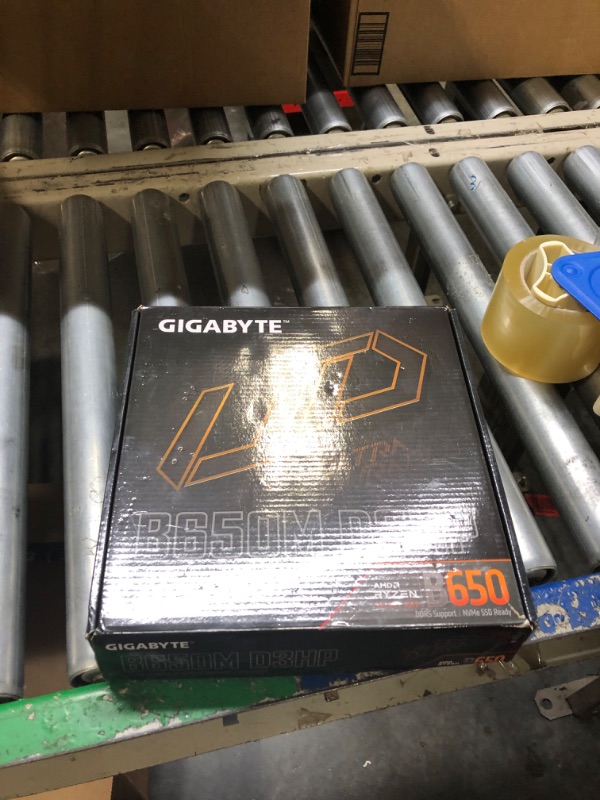 Photo 2 of ****USED***broken pins ***Gigabyte B650M D3HP Ultra Durable AMD AM5 Socket Motherboard, Micro-ATX, 4x DDR5 Slots, 2x M.2 Sockets, 2x USB-C Port, 2.5GbE LAN, 2x DisplayPorts / 1x HDMI Port