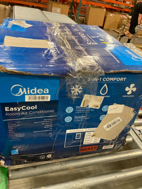 Photo 2 of ***USED***MIDEA MAW06R1BWT Window Air Conditioner 6000 BTU