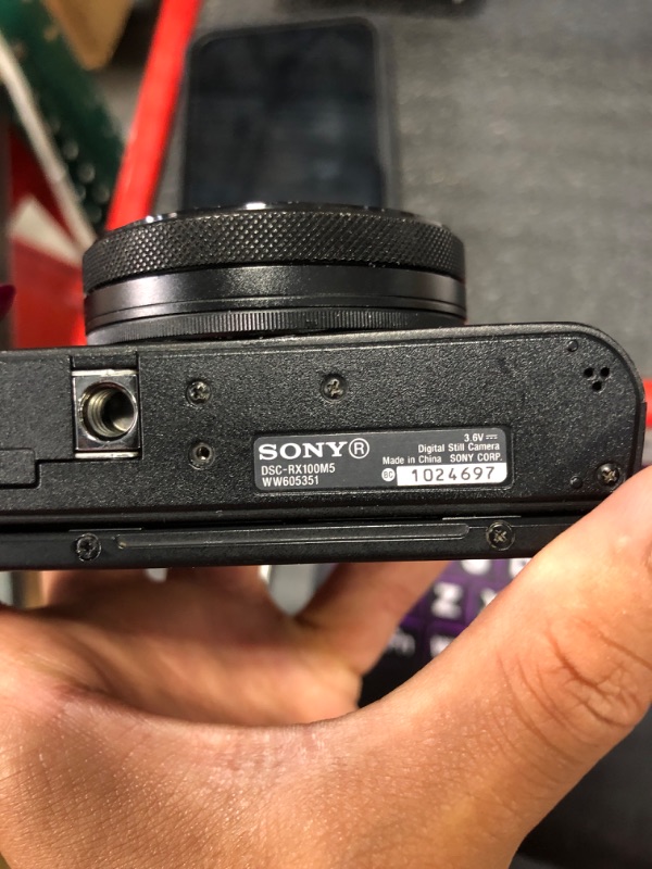 Photo 9 of *****DOESN'T TURN ON/NEEDS BATTERY/PARTS ONLY*****Sony Cyber-Shot DSC-RX100 V 20.1 MP Digital Still Camera with 3" OLED, flip Screen, WiFi, and 1” Sensor DSCRX100M5/B
