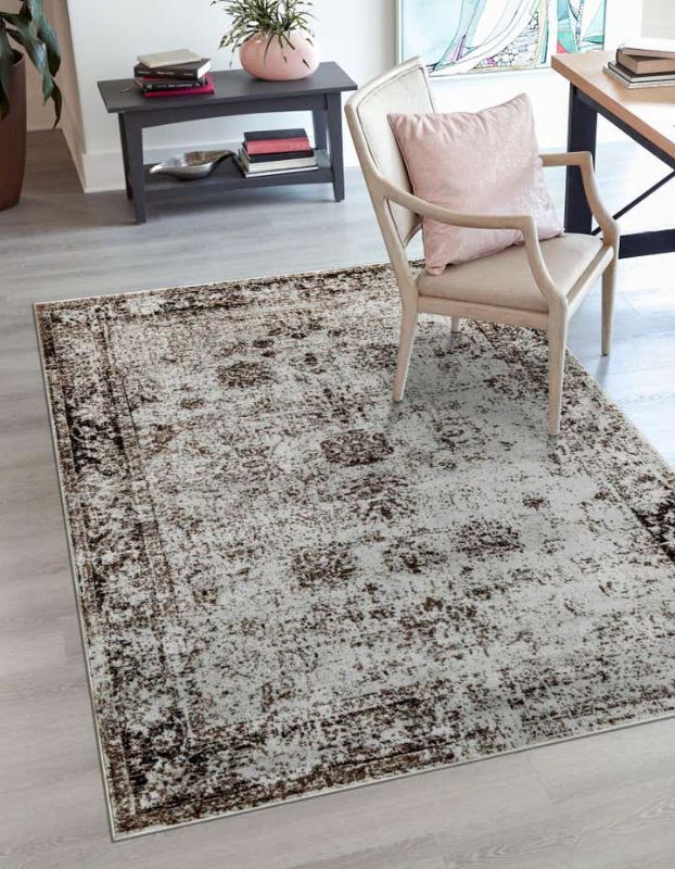 Photo 1 of 4' x 6' Monte Carlo Rug
