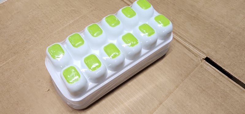 Photo 2 of ** 2 Packs of 4units**
Silicone Ice Cube Tray with Lid 4 Pack, Easy Release & Flexible Silicone Chocolate Trays with Removable Covers, BPA Free & Odor Free for Cocktail, Freezer, Stackable Rubber Ice Trays Green 4 Pack